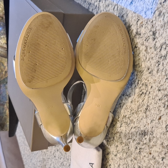 Shoes - Picture 6 of 7